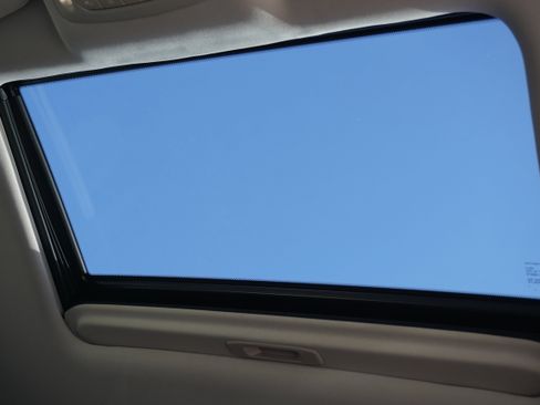 Used 2020 Nissan Armada SL w/ Premium Package image 21