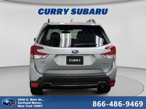 Used 2022 Subaru Forester Premium AWD/4WD image 4