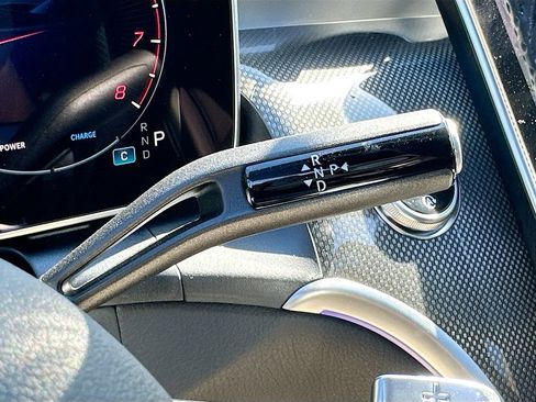 Used 2025 Mercedes-Benz GLC 300 image 17