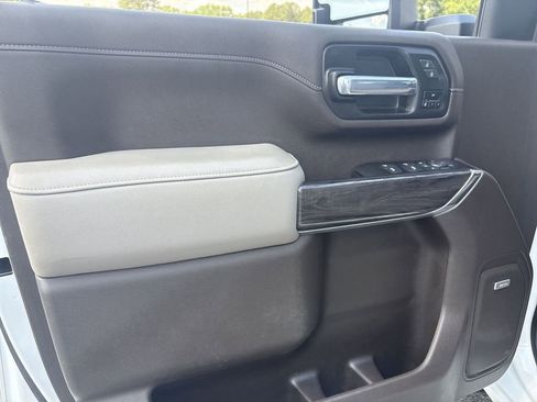 Certified 2021 Chevrolet Silverado 2500 LTZ w/ LTZ Premium Package AWD/4WD image 22