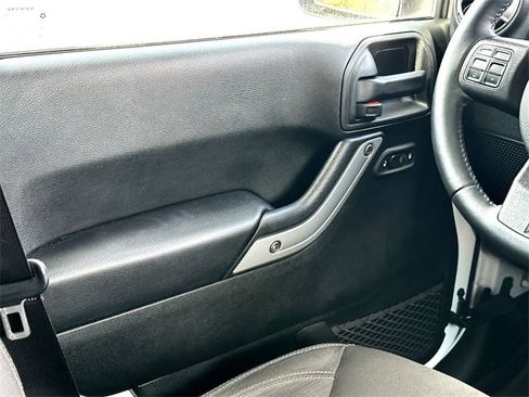 Used 2017 Jeep Wrangler Unlimited Sahara w/ Connectivity Group image 24