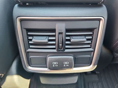 Used 2020 Subaru Forester Limited image 11