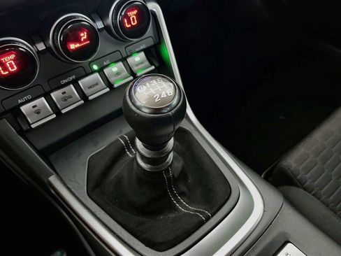 Used 2022 Toyota GR86 RWD image 17