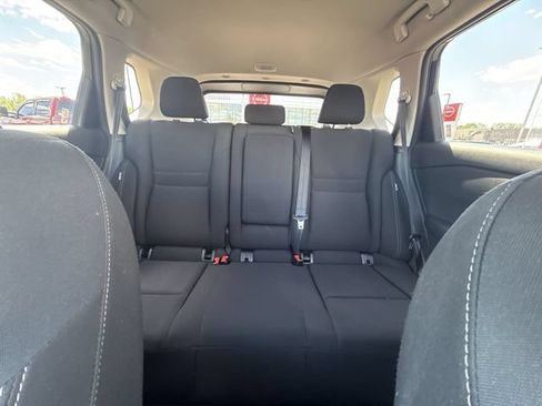 Used 2024 Nissan Rogue S FWD image 21