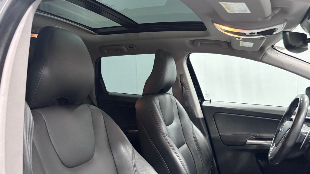 Used 2015 Volvo XC60 T6 Platinum AWD/4WD image 20