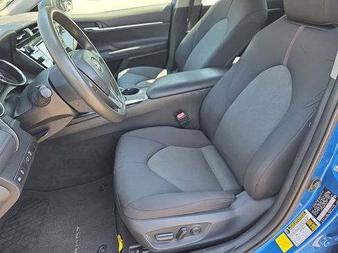 Used 2019 Toyota Camry LE FWD image 11
