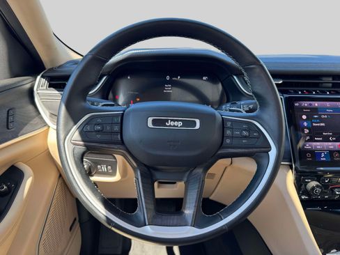 Used 2021 Jeep Grand Cherokee L Limited AWD/4WD image 12