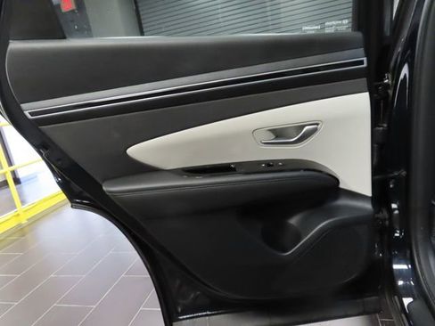 Used 2023 Hyundai Tucson Limited FWD image 11