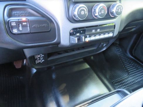 New 2024 RAM 3500 Tradesman w/ Chrome Appearance Group image 32