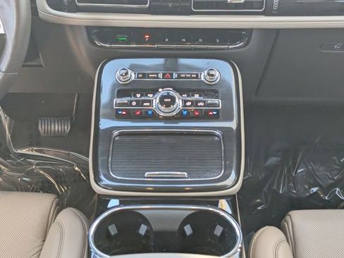 Certified 2022 Lincoln Nautilus Reserve w/ Equipment Group 201A image 19