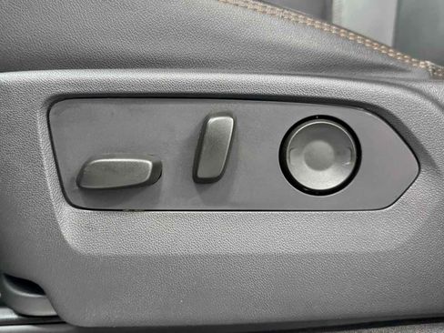 Used 2023 GMC Sierra 1500 AT4 image 33