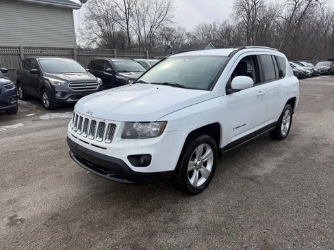 Used 2016 Jeep Compass Latitude image 9
