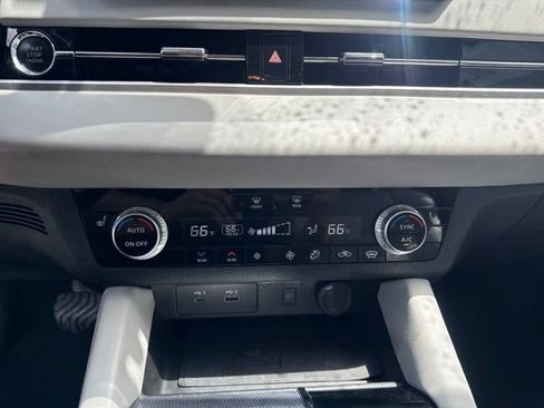 Used 2022 Mitsubishi Outlander SEL AWD/4WD image 16