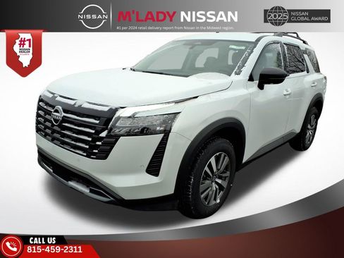 New 2026 Nissan Pathfinder SL image 3