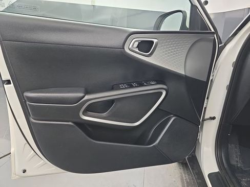 Used 2024 Kia Soul LX w/ Option Group 015 image 24