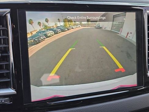 Used 2023 Chrysler Pacifica Touring-L image 12