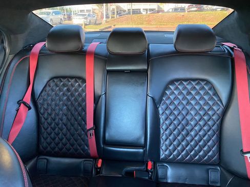 Certified 2023 Genesis G70 3.3T w/ Sport Prestige Package image 33