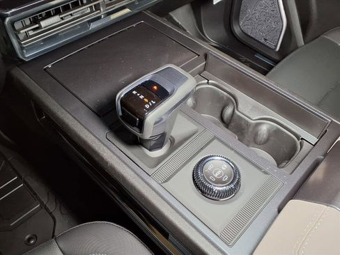 Used 2026 GMC Hummer EV SUV image 19