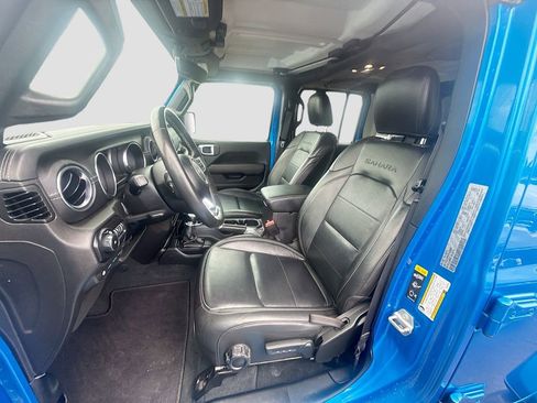 Used 2022 Jeep Wrangler Unlimited Sahara w/ Cold Weather Group AWD/4WD image 23