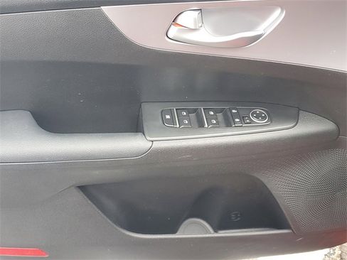 Certified 2024 Kia Forte LXS w/ LXS Technology Package image 13