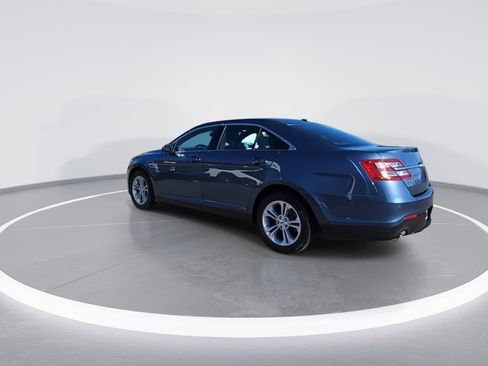 Used 2018 Ford Taurus SEL image 4