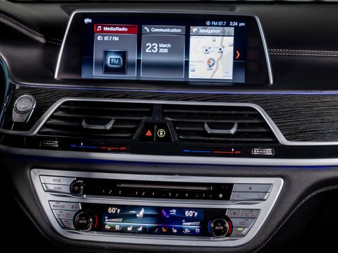 Used 2019 BMW 740i w/ Executive Package image 31