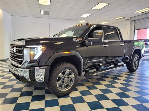 New 2025 GMC Sierra 2500 SLT image 3