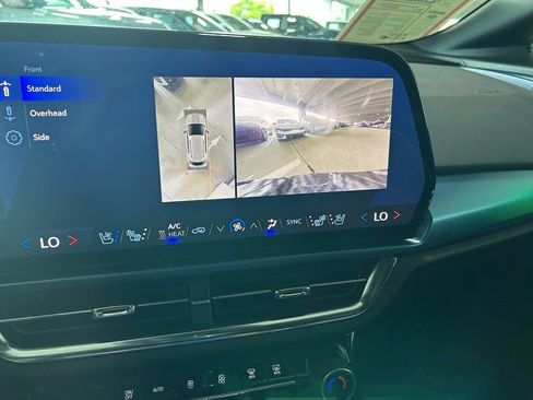 Used 2024 Chevrolet Equinox EV LT FWD image 21