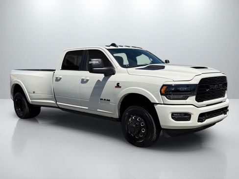 Used 2024 RAM 3500 Limited w/ Night Edition AWD/4WD image 10