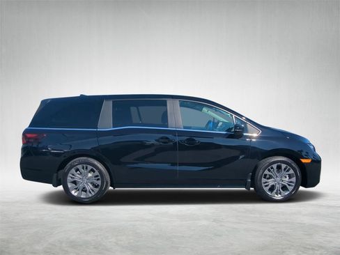 New 2026 Honda Odyssey Touring image 2