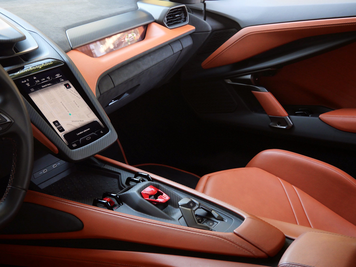 Used 2025 Lamborghini Revuelto AWD/4WD image 12