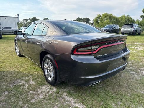 Used 2022 Dodge Charger SXT w/ Leather Interior Group RWD image 2