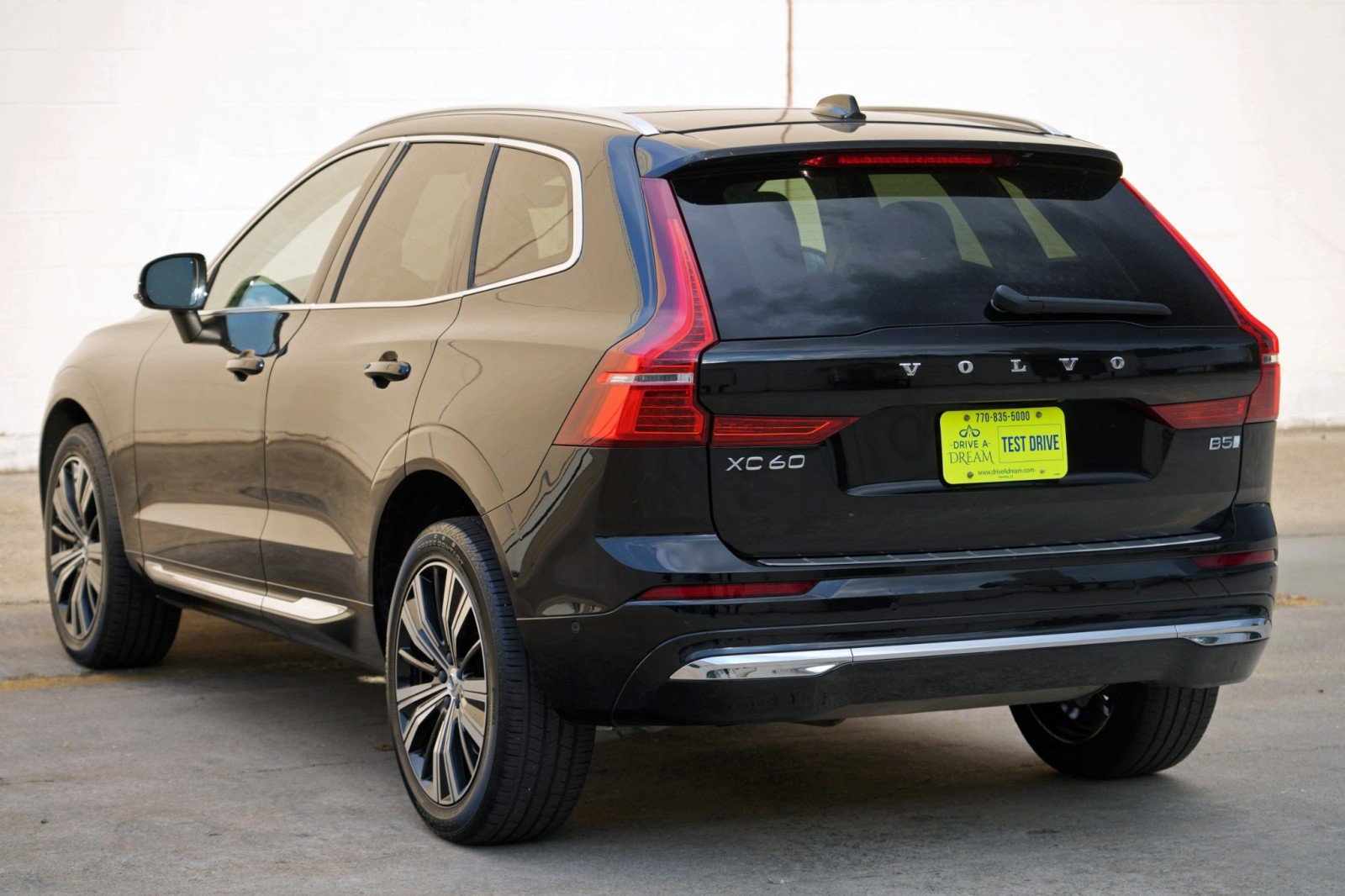Used 2023 Volvo XC60 B5 Plus w/ Protection Package Premier FWD image 52