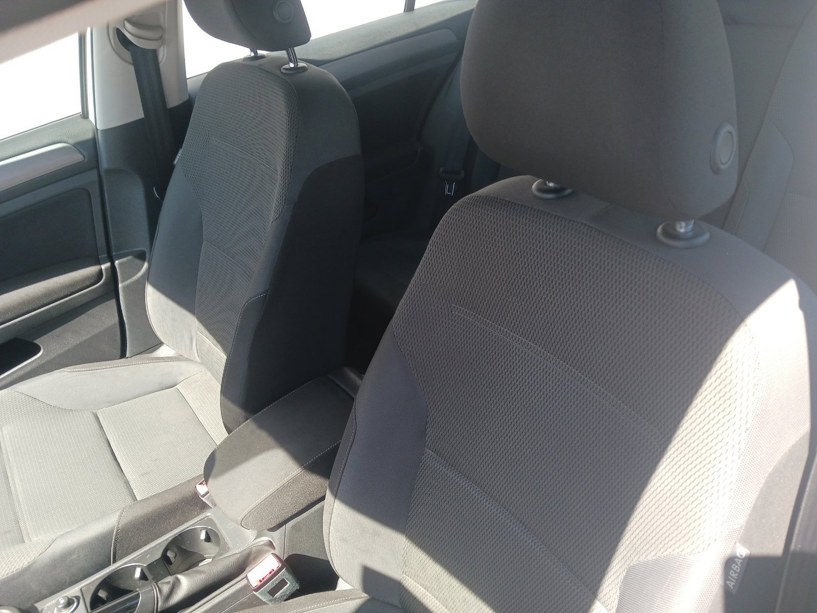 Used 2017 Volkswagen Golf S FWD image 5