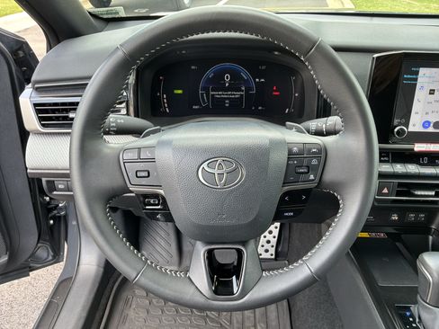 Used 2026 Toyota Camry SE FWD image 8
