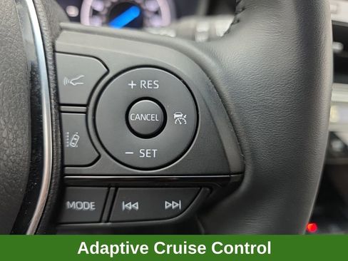 Used 2024 Toyota Venza XLE image 27