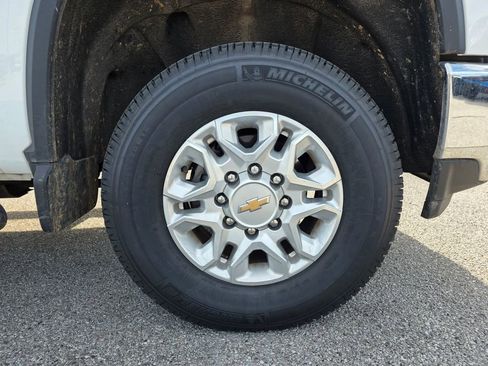 Used 2022 Chevrolet Silverado 3500 LT w/ Convenience Package AWD/4WD image 29