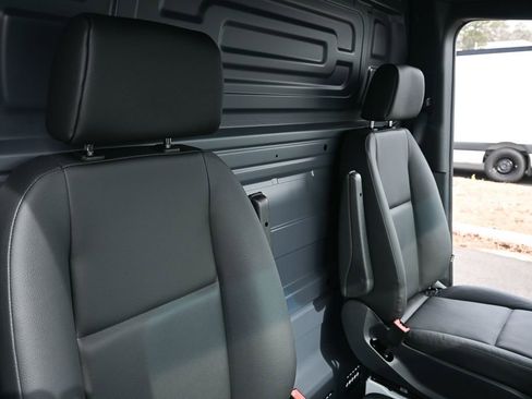 Used 2025 Mercedes-Benz Sprinter 2500 image 17