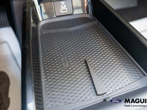 Used 2025 Ford Mustang Mach-E Premium AWD/4WD image 27