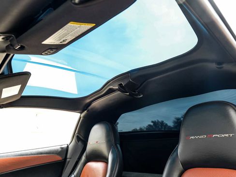 Used 2010 Chevrolet Corvette Grand Sport w/ Preferred Equipment Group image 5