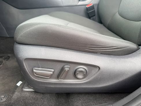 Used 2025 Toyota RAV4 XLE image 19