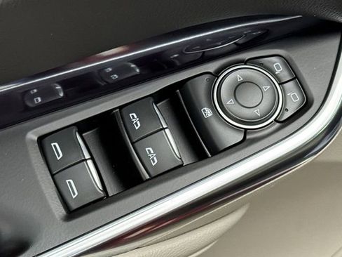 Certified 2023 Cadillac XT4 Luxury w/ Cold Weather Package image 17