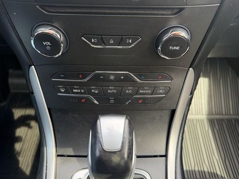 Used 2018 Ford Edge SEL w/ Equipment Group 201A AWD/4WD image 15
