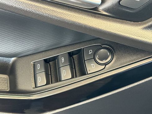 Used 2025 Chevrolet Equinox LT w/ Convenience Package II FWD image 11