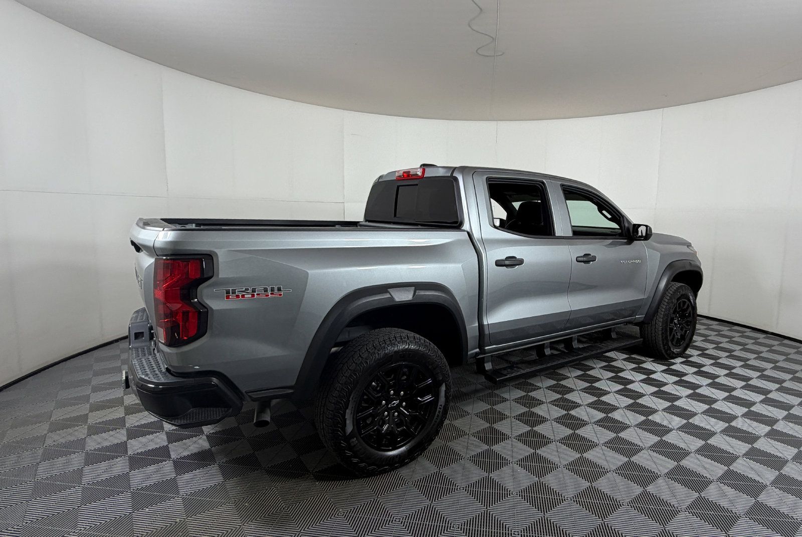 Used 2024 Chevrolet Colorado Trail Boss w/ Advanced Trailering Package AWD/4WD image 4