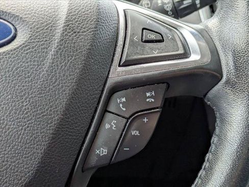 Used 2020 Ford Edge Titanium FWD image 6