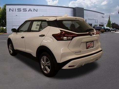 New 2025 Nissan Kicks Play S image 4