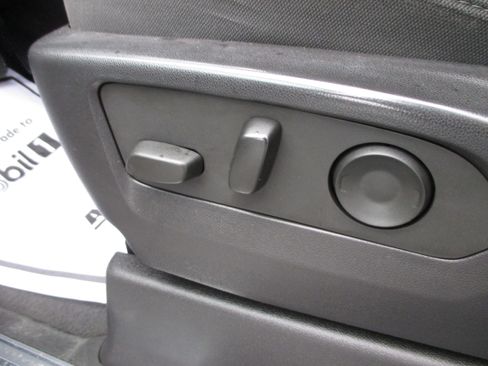 Used 2022 GMC Sierra 1500 SLE image 17