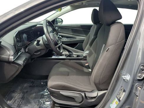 Used 2025 Hyundai Elantra SEL FWD image 20