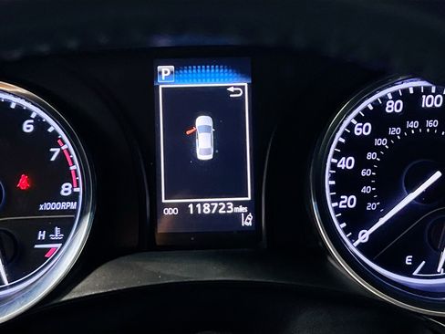 Used 2020 Toyota Camry SE image 18